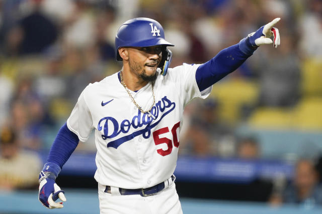 Dodgers fall apart in 8th inning as Padres rally for 7 runs