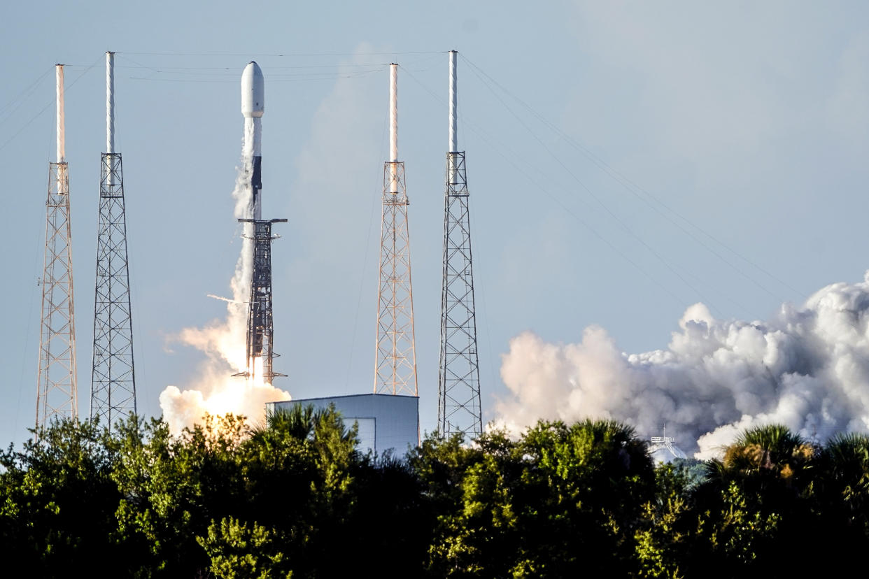 Image: A SpaceX Falcon 9 rocket, with the Korea Pathfinder Lunar Orbiter, or KPLO, lifts off from launch complex 40 at the Cape Canaveral Space Force Station in Cape Canaveral, Fla., on Aug. 4, 2022. (John Raoux / AP)