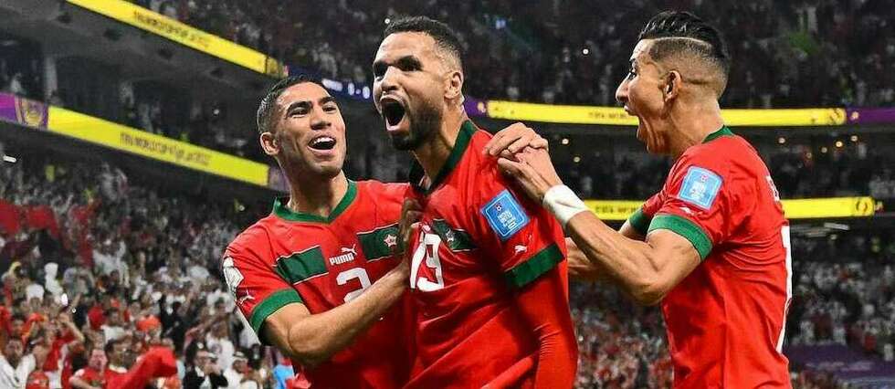 La joie des Marocains après leur victoire en quarts de finale du Mondial.   - Credit:PATRICIA DE MELO MOREIRA / AFP