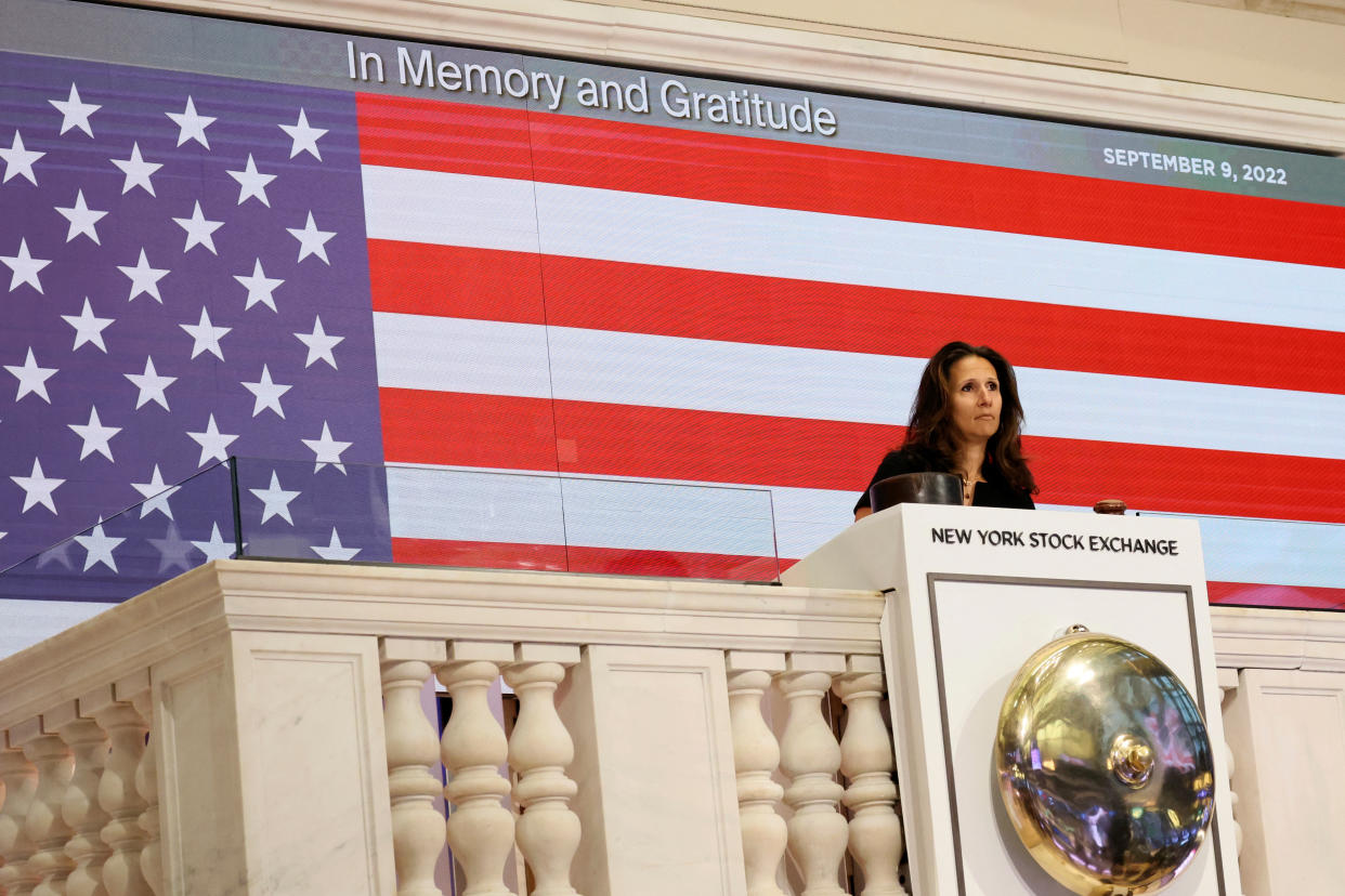 Lynn Martin, NYSE President, leads a moment of silence during the commemoration of the 21st anniversary of the September 11, 2001 attacks, on the floor at the New York Stock Exchange, in New York City, U.S., September 9, 2022.  REUTERS/Brendan McDermid