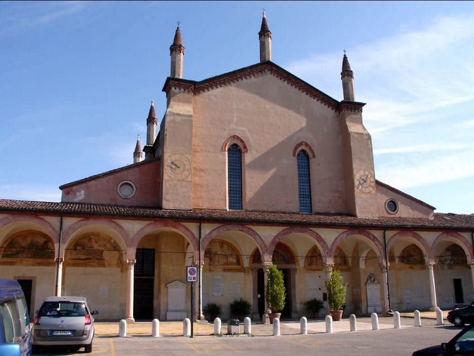 Only a few miles from the city of Mantua in Lombardy, Curtatone Borgo di Grazie has gone by the name of its most prominent architectural monument, the Sanctuary of Santa Maria delle Grazie, since 1362.  Constructed by the famed Medieval architect <a href="https://books.google.com/books?id=FtlMAgAAQBAJ&pg=PA250&lpg=PA250&dq=Bartolino+da+Novara&source=bl&ots=zZQWGQ-kd7&sig=7fRnYk3FiwO0DZZviWunjaMDkNY&hl=en&sa=X&ei=DqM_VZXwHob2sAXkzoDYAw&ved=0CFcQ6AEwCg#v=onepage&q=Bartolino%20da%20Novara&f=false" target="_blank">Barolino da Novara,</a> the Gothic church is made up of 13 arches supported by multiple columns, and is noted for its intricate, unforgettable interior decor.