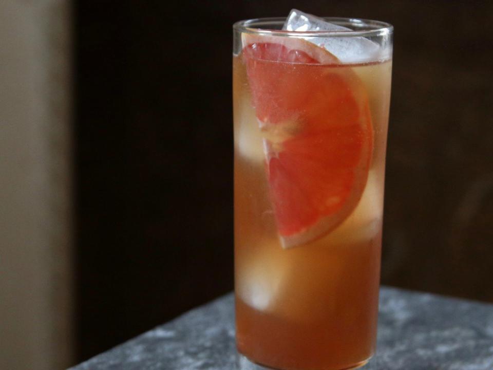 12 Easy Cocktail Recipes that Make You Look Like a Pro