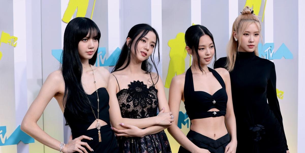 Blackpink's Jennie, Rosé, Lisa, and Jisoo Dressed Like the Icons They Are  at the 2022 MTV VMAs