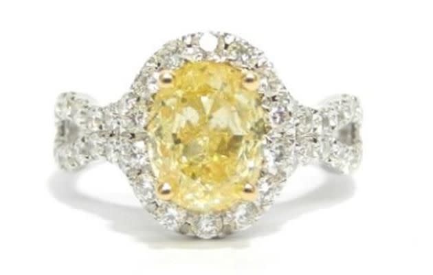 18ct white gold solitaire yellow diamond ring. Image: Cash Converters