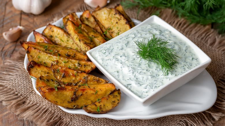potato wedges with green mayo dip