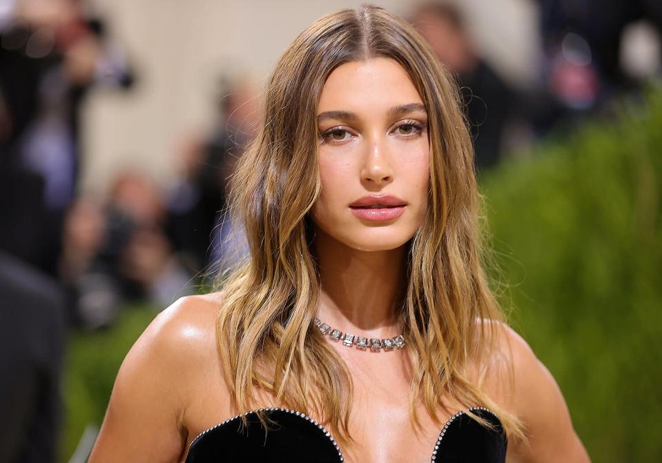 Hailey Baldwin's Blue Hair Is the Perfect Shade for Summer - wide 8