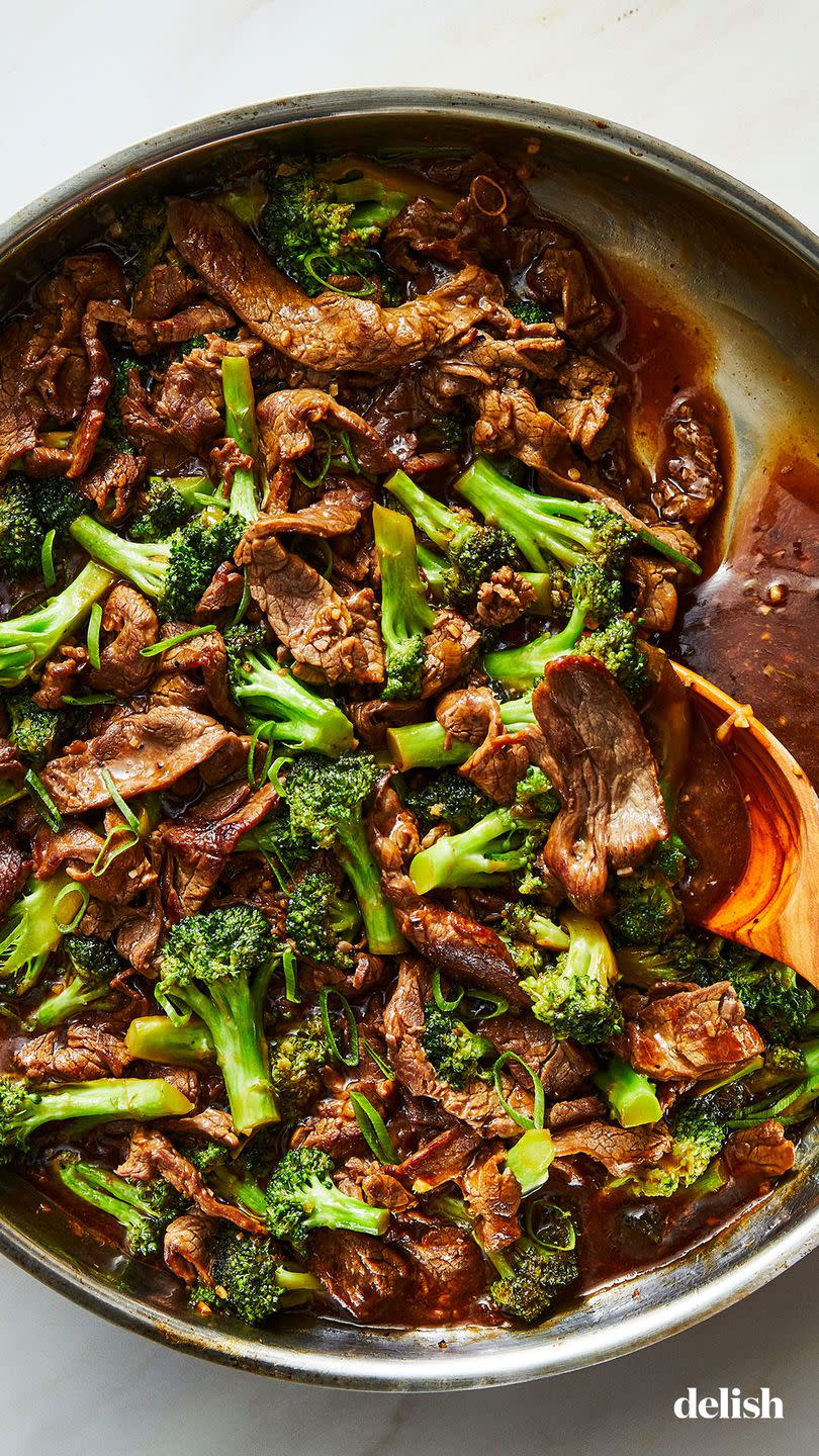 thinly sliced, velveted flank steak in a rich brown sauce with tender crisp broccoli