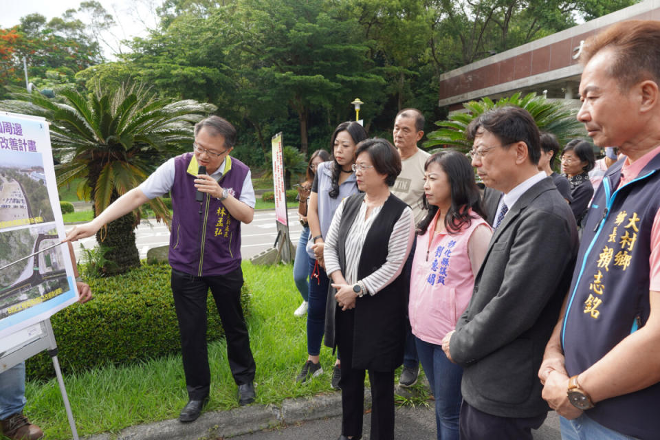 ▲彰化縣長王惠美實地會勘學府路校園周邊暨行車安全改善計畫及山腳路道路改善工程