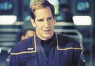 In der ungeliebten "Star Trek"-Serie "Enterprise" durfte Scott Bakula den Chef spielen: Captain Jonathan Archer hieß die Figur, die er von 2001 bis 2005 verkörperte, nachdem er sich mit der Serie "Zurück in die Vergangenheit" (1989-1993) bereits einen Namen gemacht hatte. (Bild: Paramount Home Entertainment)
