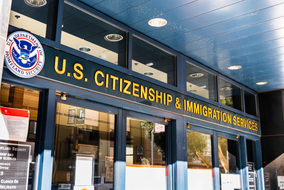 Oficina del Servicio de Ciudadanía e Inmigración de los Estados Unidos (USCIS) ubicada en el centro de San Francisco. Foto: Getty Images. 