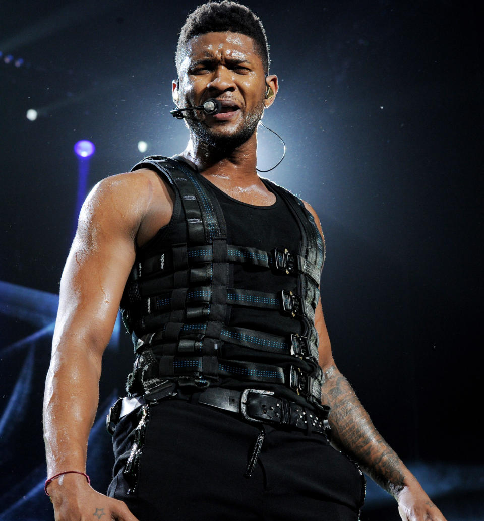 Usher & Akon Perform At The Staples Center