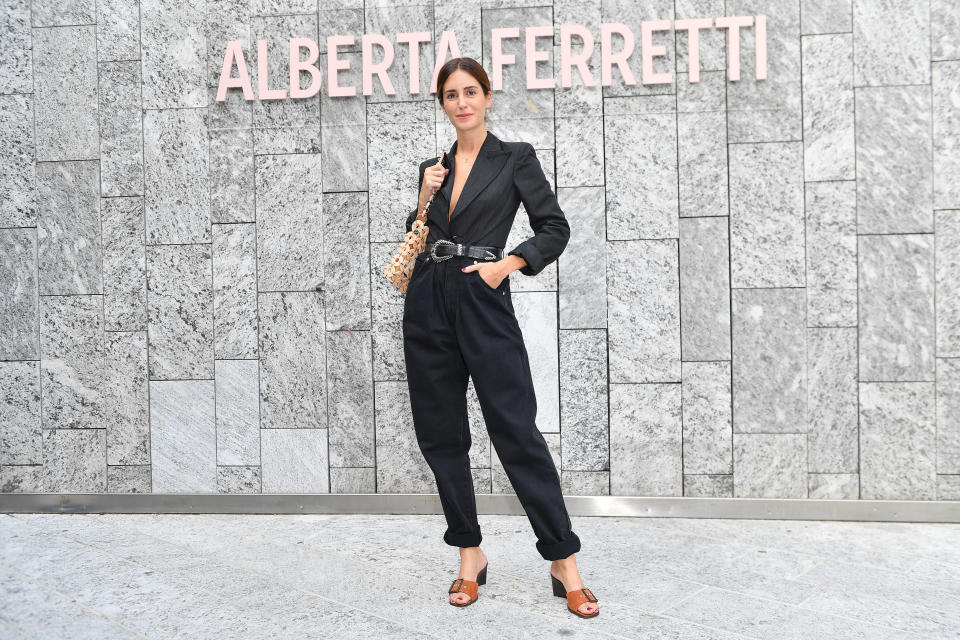 La<em> influencer</em> y diseñadora española defendió con mucho estilo una combinación que no era fácil de llevar. (Foto: Jacopo Raule / Getty Images)