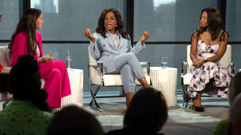 PHOTO: Oprah Winfrey, center, leads the conversation in a panel discussion titled, 'Oprah Daily's The Life You Want Class: The State of Weight.' (Oprah Daily)