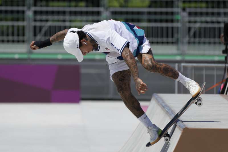2021日本東京奧運：美國滑板選手郝斯頓（Nyjah Huston）手臂和腿上都是刺青（AP）