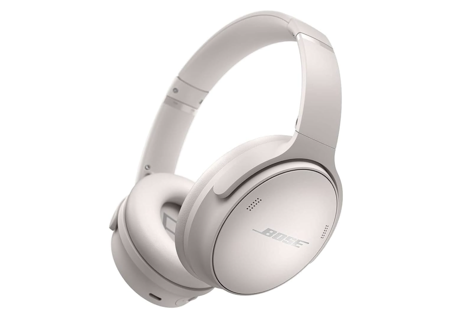 Bose QuietComfort 45 Wireless Bluetooth. (PHOTO: Amazon Singapore)