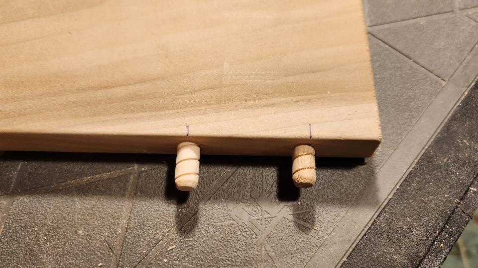 Joining wood boards with dowels results in seamless joints. 