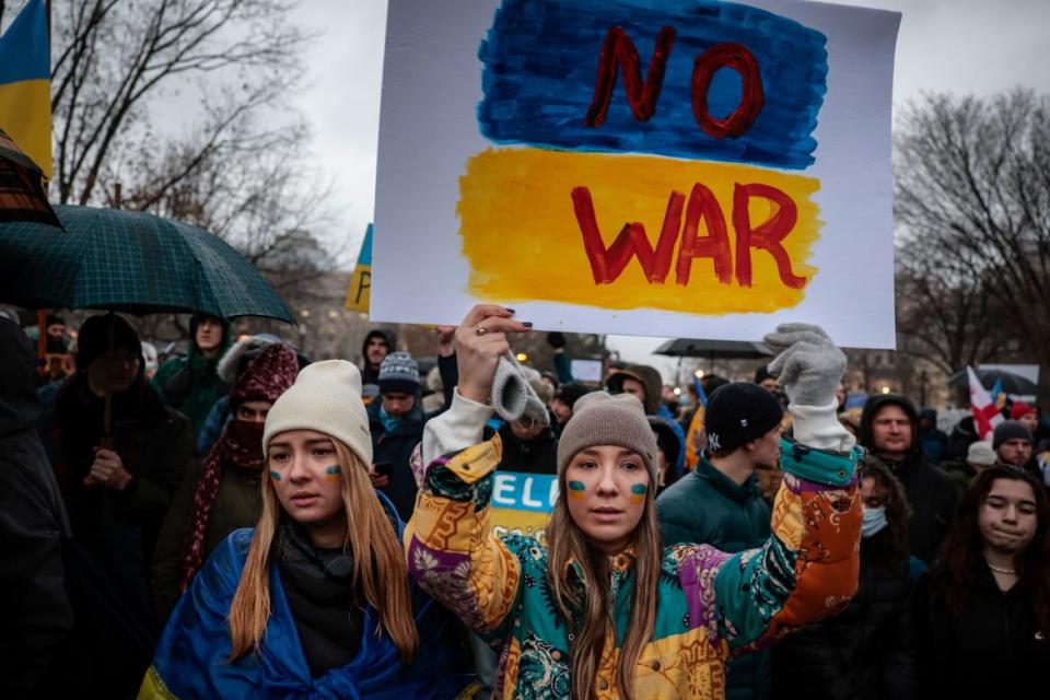 <div class="inline-image__caption"><p>Anti-war demonstrators and Ukrainians living in the U.S. protest against Russia’s military operation in Ukraine in Lafayette Park on Feb. 24, 2022, in Washington, D.C.</p></div> <div class="inline-image__credit">Anna Moneymaker/Getty</div>