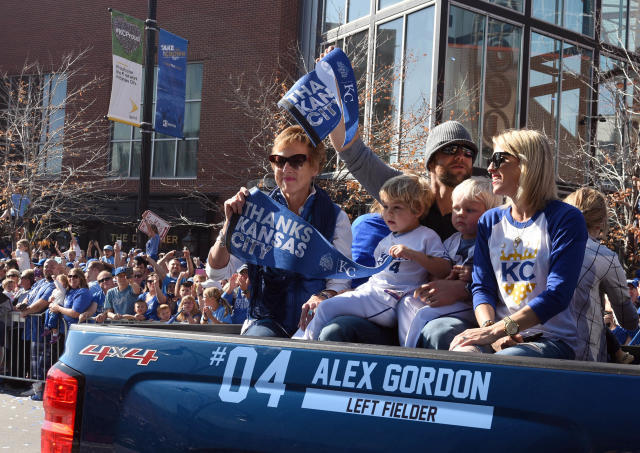 KC Royals honor Alex Gordon in pregame retirement ceremony