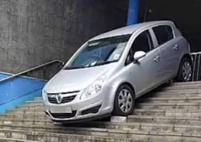 Car stuck on stairs in Plymouth Sat Nav fail