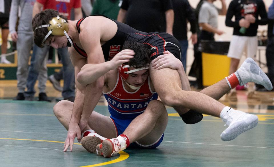 190: Anthony Moscatello (Mount Olive) d. Jared Tracey (Ocean) 6-4 (OT). Finals of the Mustang Wrestling Classic in Brick, NJ on December 28, 2021.