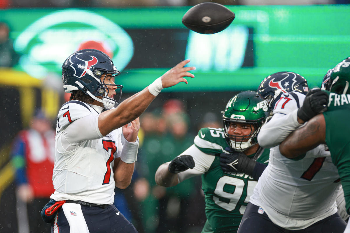 C.J. Stroud in concussion protocol after late-game blow in Texans' loss vs  Jets