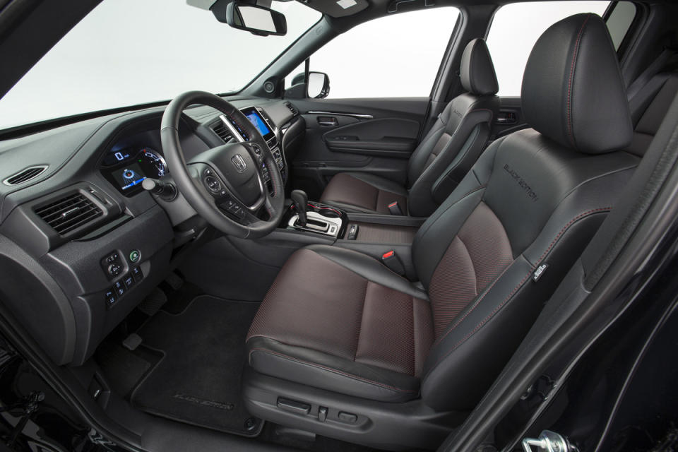 <p>Interior accoutrements share much with the latest generation Honda Pilot. </p>