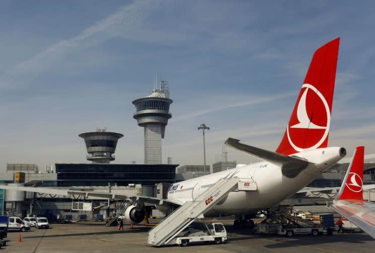 Wer vom Flughafen Atatürk in Istanbul nach Großbritannien fliegen möchte, darf keine elektronischen Geräte im Handgepäck mitführen. (Bild: Reuters)