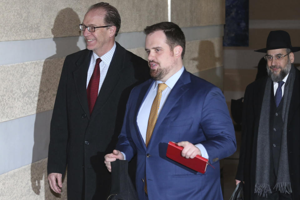 China, Peking: Die USA rund um David Malpass (l.), Unterstaatssekretär für internationale Angelegenheiten im Finanzministerium, machen einen neuen Anlauf, um ihren Handelskrieg mit China zu beenden. (Bild: Ng Han Guan/AP/dpa)