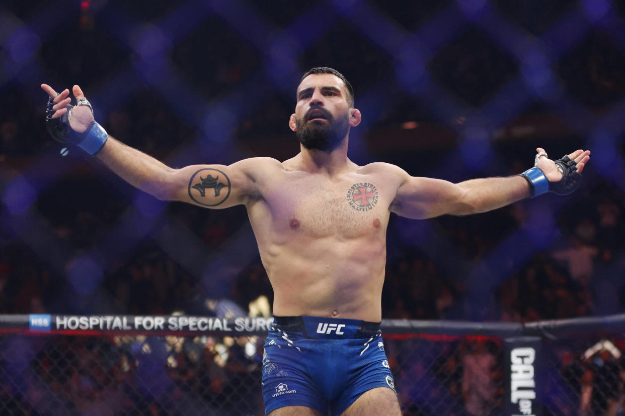 Benoît Saint-Denis après sa victoire en MMA contre Matt Frevola au Madison Square Garden, à New York, le 11 novembre 2023.