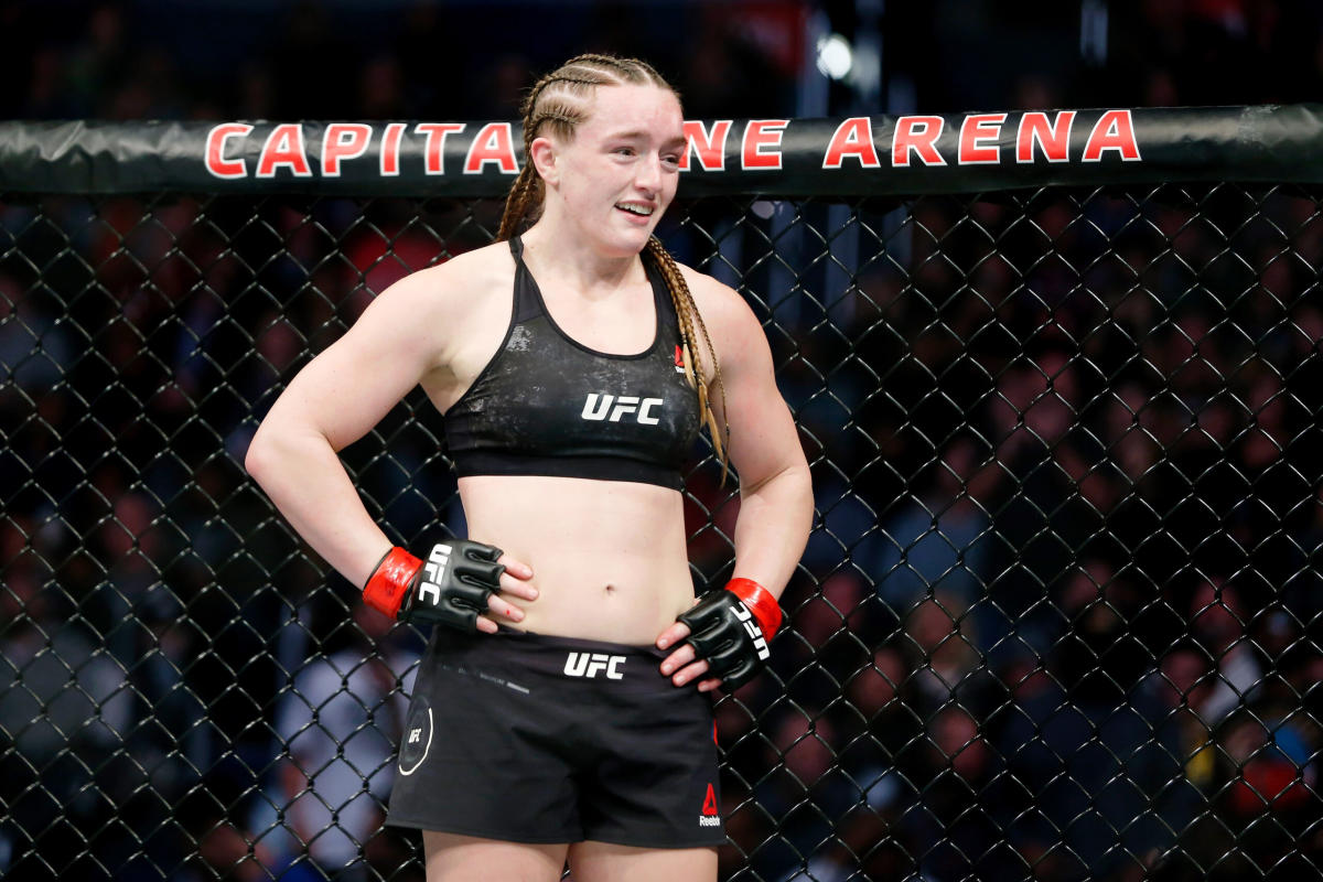 Aspen Ladd locks in playoff spot with submission in closing seconds of  second round, Professional Fighters League News