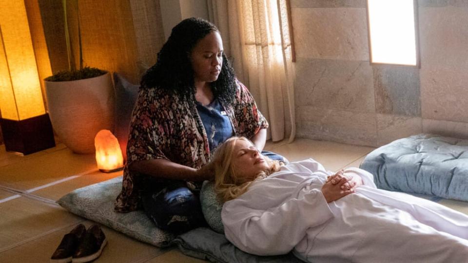 Natasha Rothwell and Jennifer Coolidge "The White Lotus"