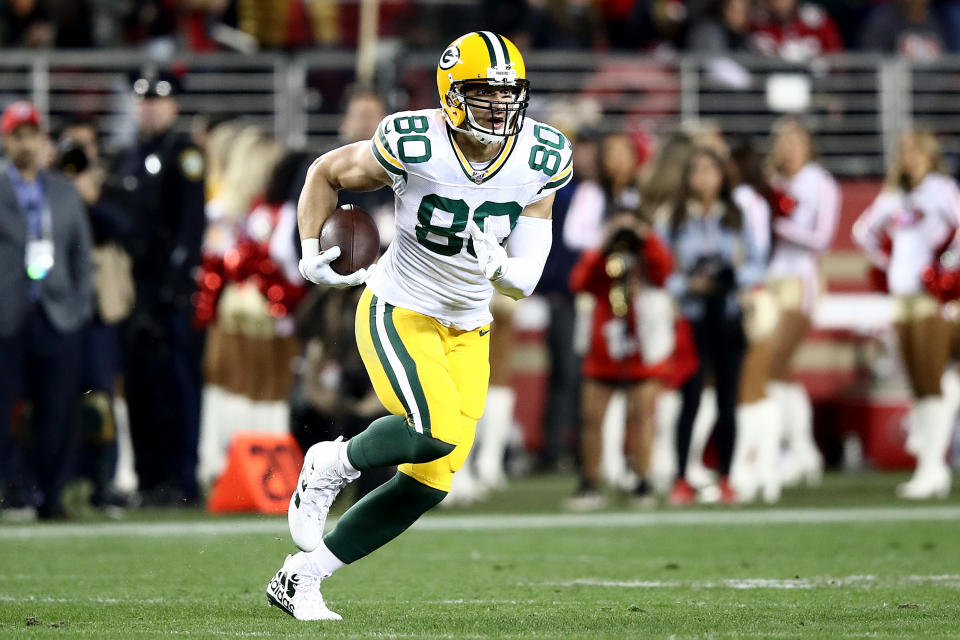 SANTA CLARA, CALIFORNIA - JANUARY 19: Jimmy Graham #80 of the Green Bay Packers runs after a catch against the San Francisco 49ers during the NFC Championship game at Levi's Stadium on January 19, 2020 in Santa Clara, California. (Photo by Ezra Shaw/Getty Images)