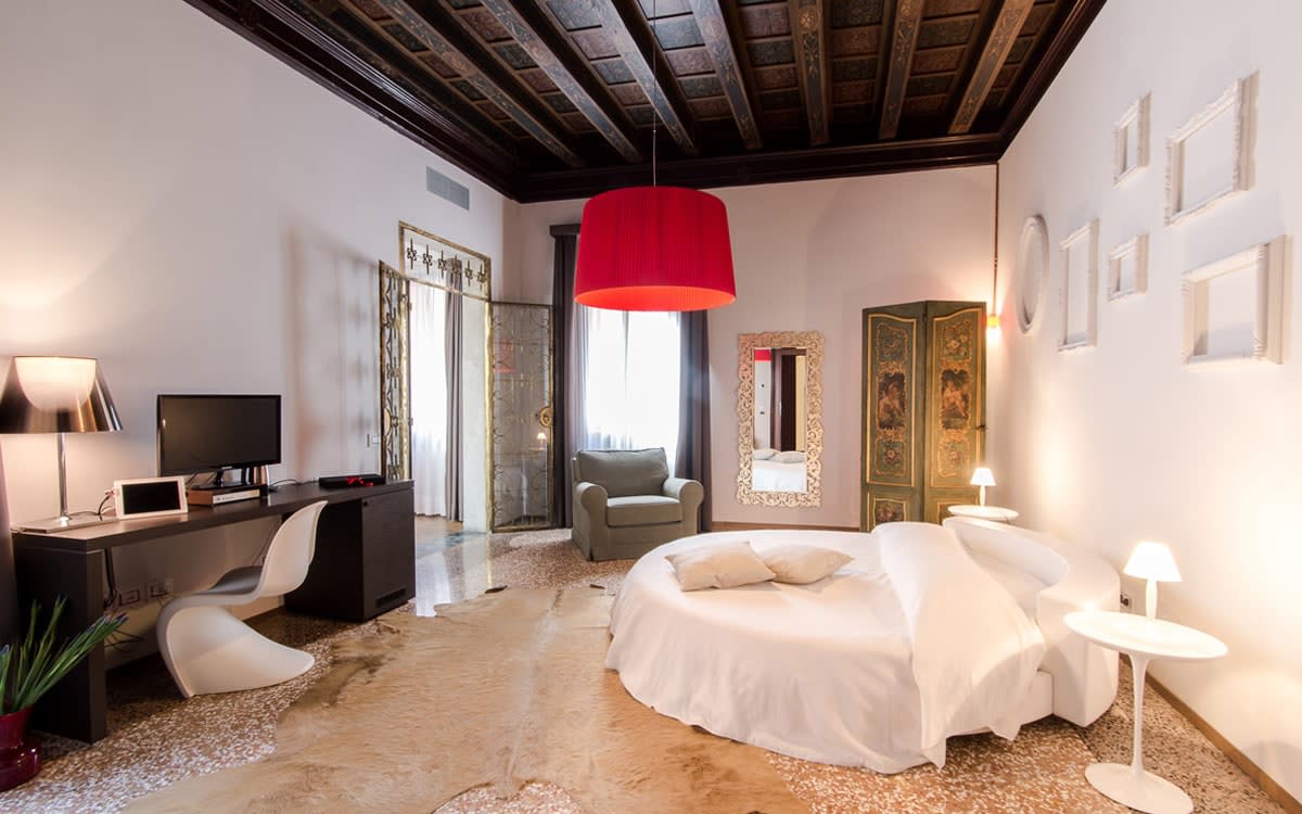 At Corte di Gabriela, rooms are uniformly stylish and comfortably large. 