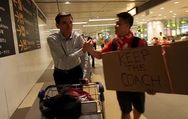 Coach Radojko Avramovic being greeted by a fan after the Iraq thrashing (Photo courtesy of FAS)