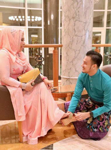 Datuk Seri Vida Reportedly Dating Man who Meets All Her Husband