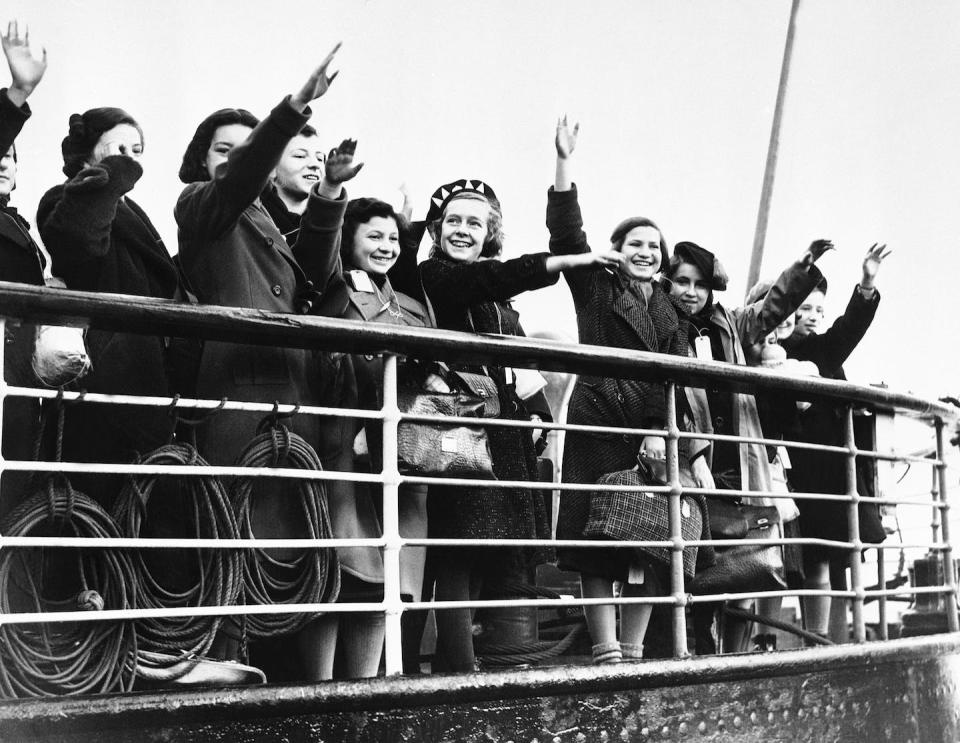 Young Jewish refugees arrive in Harwich, England, from Germany, on Dec. 2, 1937. <a href="https://newsroom.ap.org/detail/PersecutedJewsInEngland1937/251d7cb657524bacb21b401978c990c9/photo?Query=jews%20england&mediaType=photo&sortBy=&dateRange=Anytime&totalCount=28&currentItemNo=22" rel="nofollow noopener" target="_blank" data-ylk="slk:AP Photo;elm:context_link;itc:0;sec:content-canvas" class="link ">AP Photo</a>