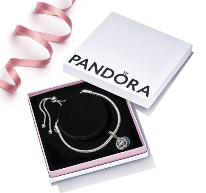 Pandora Shooting Star Bracelet Gift Set. PHOTO: Lazada