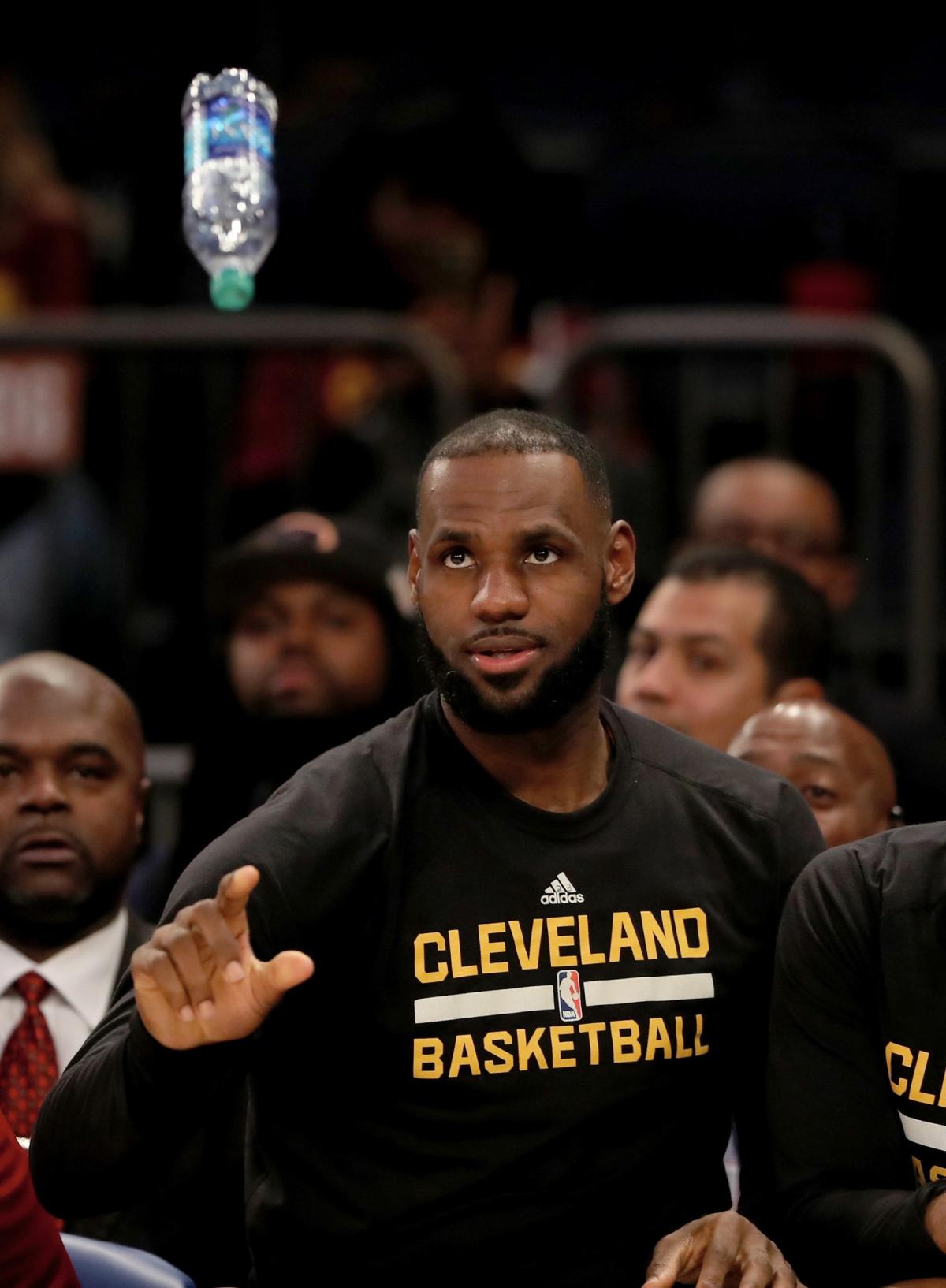 LeBron, Kyrie Irving and the Cavs bench played water bottle