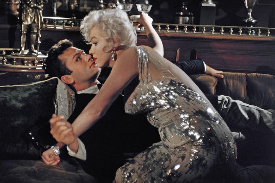 LOS ANGELES - 1958: Actors Marilyn Monroe and Tony Curtis on the set of the film "Some Like it Hot" in Los Angeles, California. (Photo by Richard C. Miller/Donaldson Collection/Getty Images)