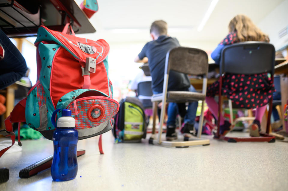 13 May 2019, Baden-Wuerttemberg, Remshalden: Students sit in a primary school in class. Photo: Sebastian Gollnow/dpa (Photo by Sebastian Gollnow/picture alliance via Getty Images)