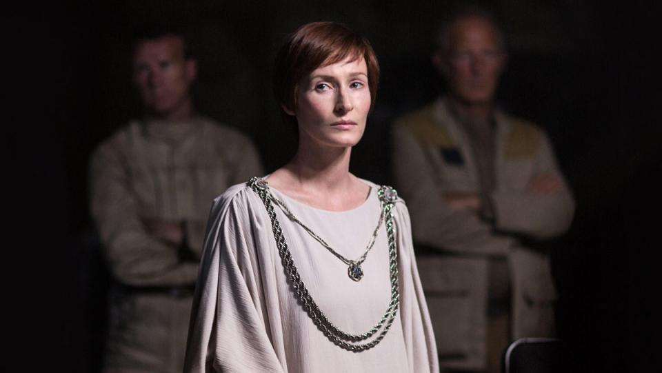 Mon Mothma briefs the Rebel Alliance on Yavin IV base in Rogue One.