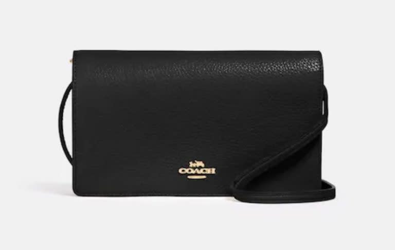 Coach Anna clutch bag with lid.  (Photo: Coach Outlet)