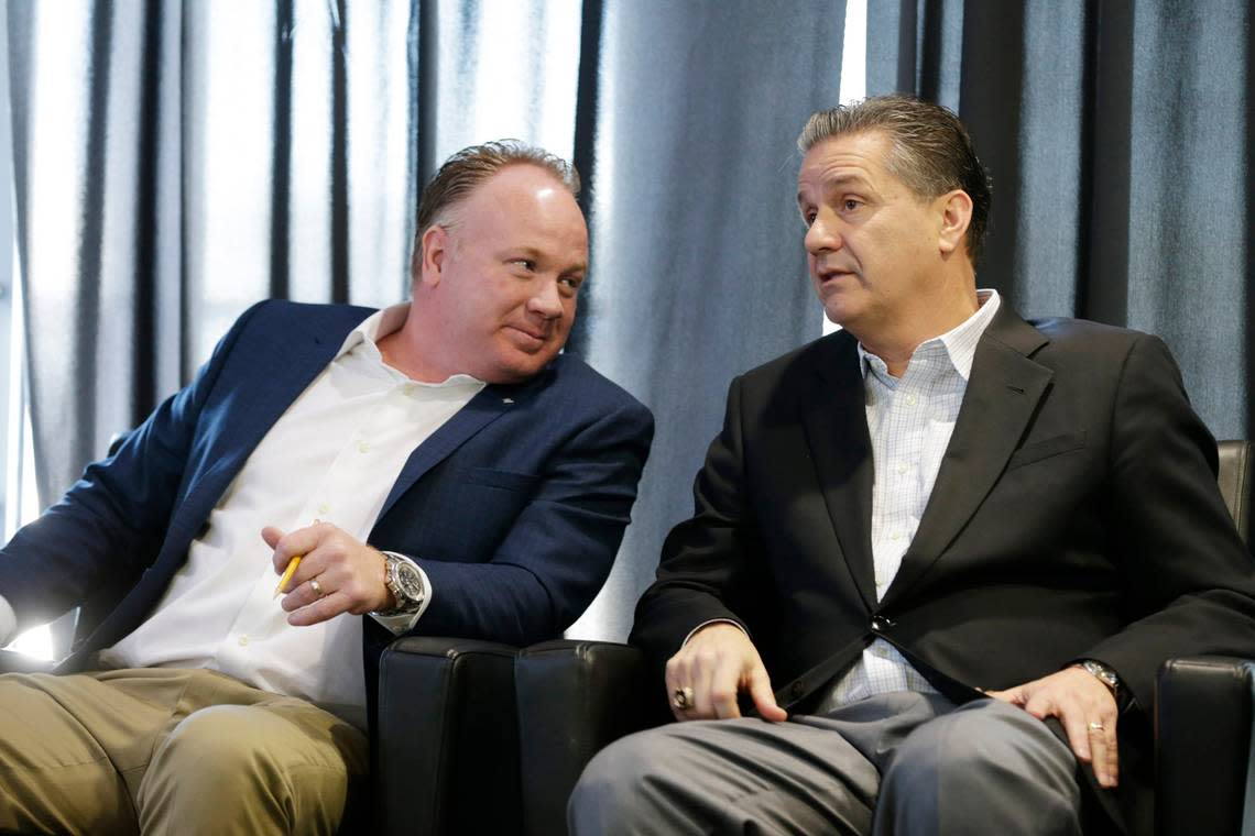 Kentucky football coach Mark Stoops, left, wasn't happy with UK hoops coach John Calipari saying 'this is a basketball school.' (Pablo Alcala/Lexington Herald Leader/Tribune News Service via Getty Images)