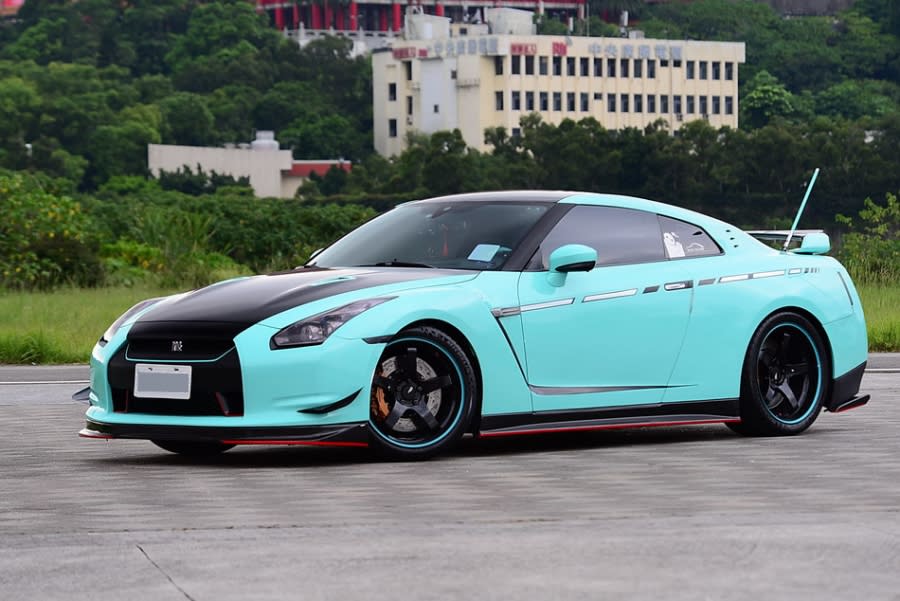 台灣「最萌」戰神！Nissan R35 GT-R稀有「Tiffany綠」式樣直擊