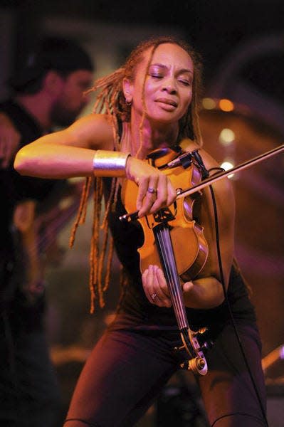 Violinist Anne Harris performs Jan. 26, 2024, at The Acorn in Three Oaks as the special guest of Mississippi Heat.