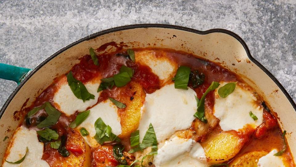 caprese chicken polenta bake