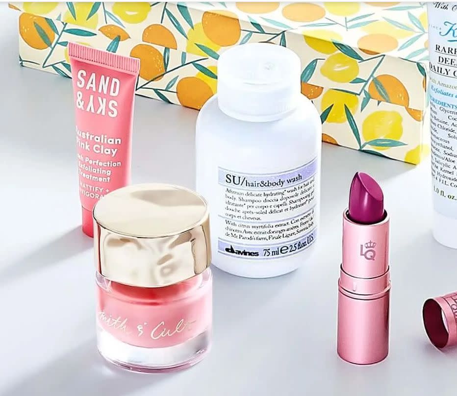 When you subscribe to <a href="https://fave.co/352939t" target="_blank" rel="noopener noreferrer">Birchbox</a>, you can get five deluxe beauty or makeup samples. If you <i>really</i> love a product, you can buy the full-size right off the site, too. There are <a href="https://fave.co/352939t" target="_blank" rel="noopener noreferrer">three monthly plans</a>, ranging from $13 to $15, depending on how long you want to stay on a particular plan. <br /><br />Check out <a href="https://fave.co/352939t" target="_blank" rel="noopener noreferrer">Birchbox's subscription plans</a>.