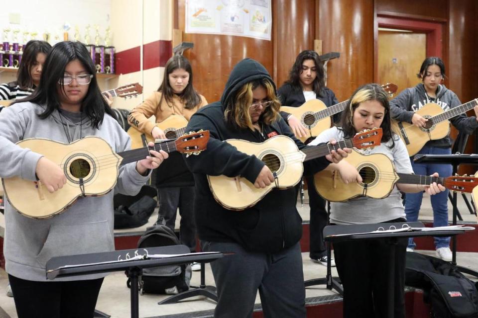 Orosi High School Mariachi Cardenal members during their mariachi class on Wednesday, March 15, 2023. María G. Ortiz-Briones/mortizbriones@vidaenelvalle.com