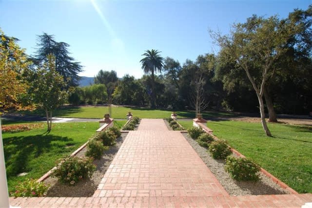 John Krasinski and Emily Blunt's new Ojai home brick walkway approach