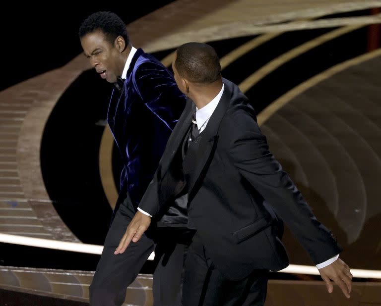 El momento del Oscar 2022 que pasará a la historia: el cachetazo de Will Smith a Chris Rock en el escenario, frente a las cámaras y a la vista de todo el planeta